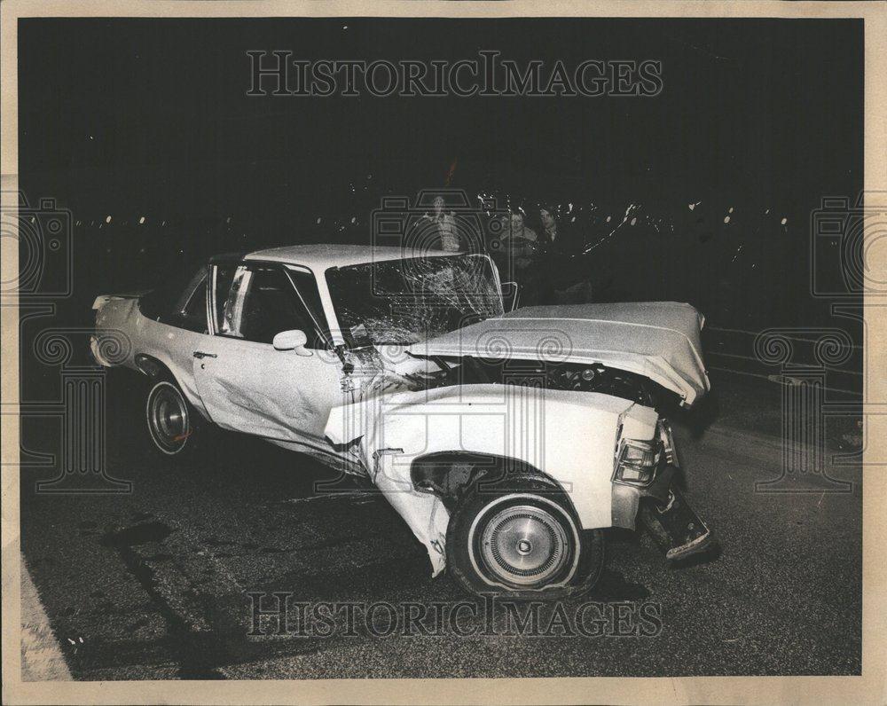 1976 Press Photo Car Crash Lake Shore Drive - RRV40865 - Historic Images