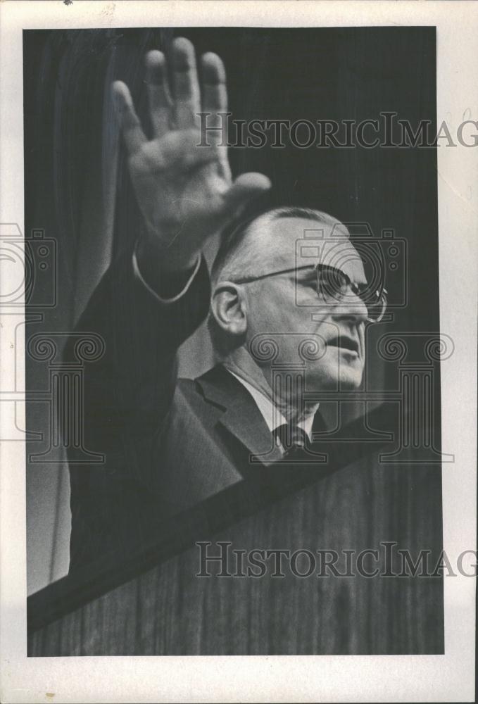 1972 Press Photo Earl Lauer Butz Agriculture Secretary - RRV29923 - Historic Images