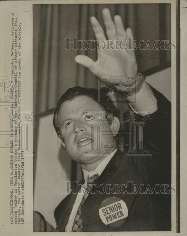 1973 Press Photo Edward Kennedy Speech Senior Citizens - RRV14011 - Historic Images