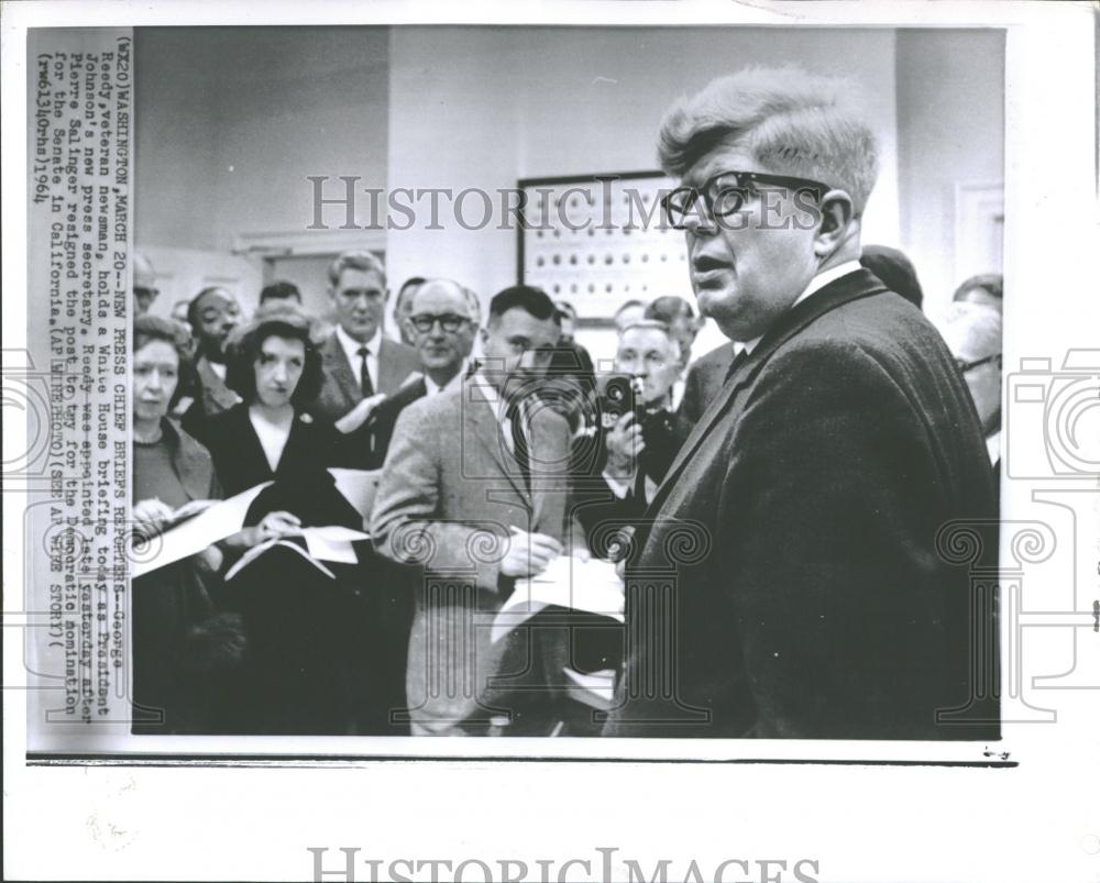 1964 Press Photo George Reedy Newsman White House - RRV29019 - Historic Images