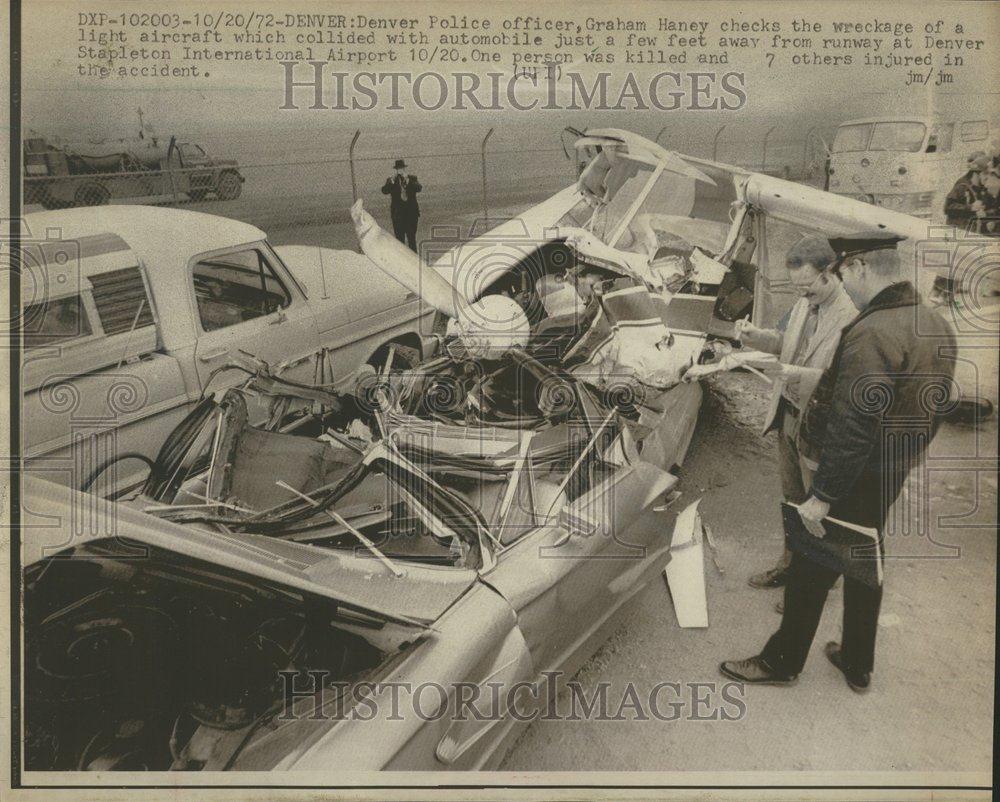 1972 Press Photo Automobile Collides Plane Denver - RRV66527 - Historic Images