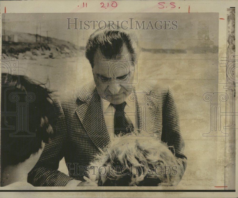 1974 Press Photo President Richard Nixon Dwight Brill - RRV47839 - Historic Images