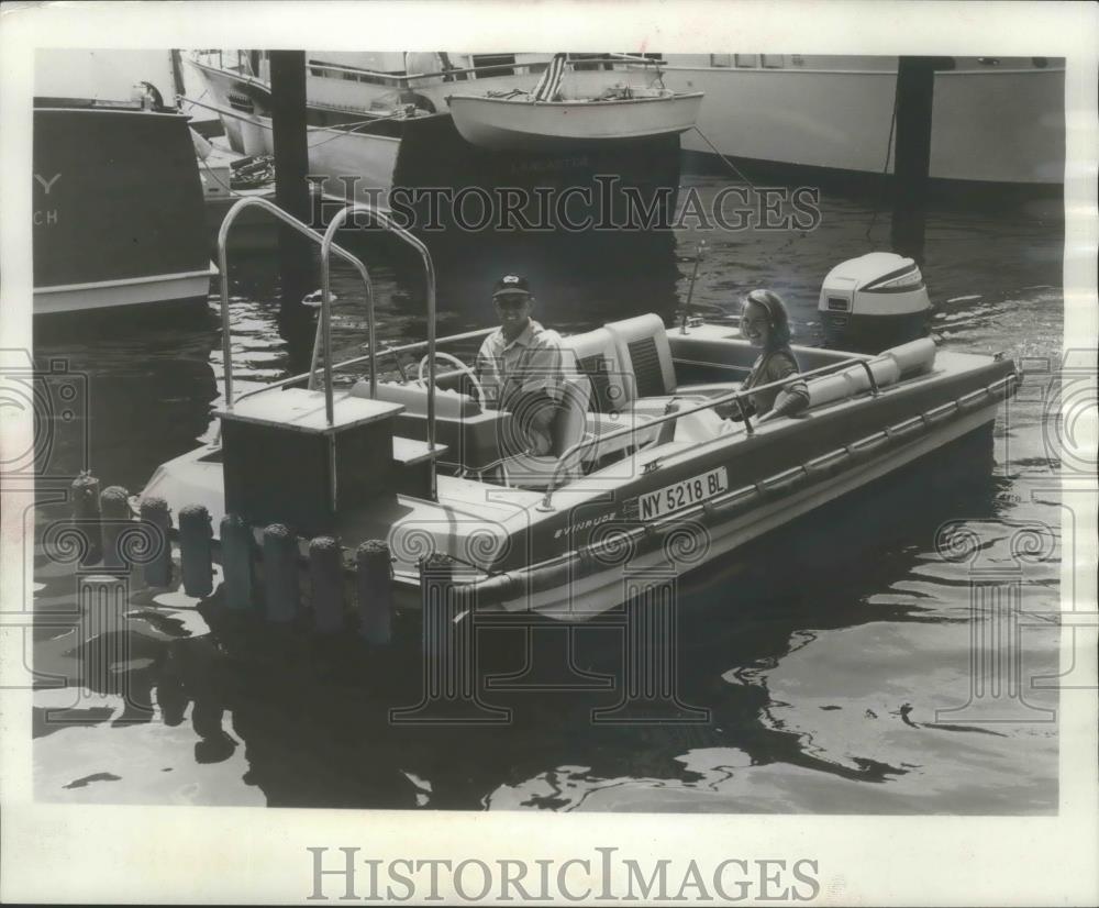 1984 Press Photo Boats are used as tenders at the world fair marina in New York - Historic Images