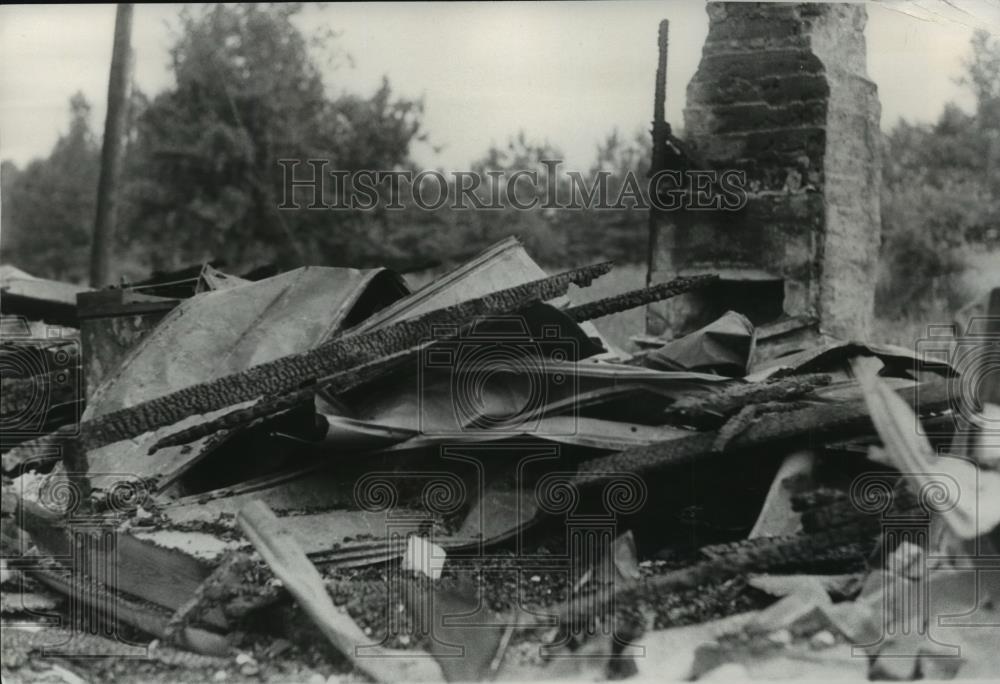 1977 Press Photo Alabama-Canoe shop burned down last week, arson suspected. - Historic Images