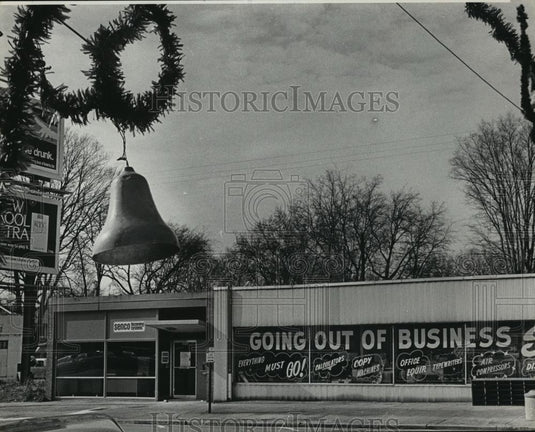 1982 Press Photo Alabama-Sign of hard times are taking their toll in Fairfield. - Historic Images