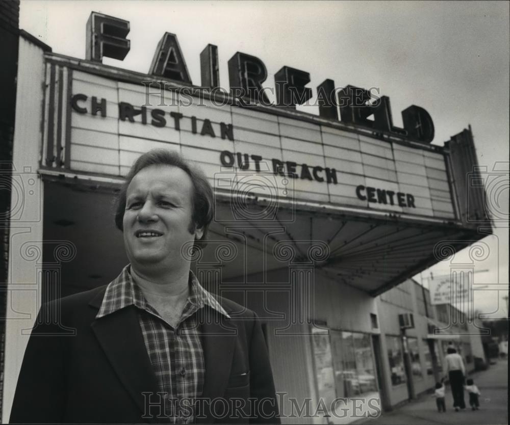 1982 Press Photo Alabama-Bill Jackson at Fairfield's Christian Outreach Center. - Historic Images