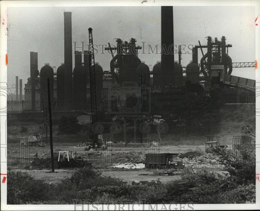 1981 Press Photo Alabama-Fairfield-Workers at site of new U.S. Steel pipe mill. - Historic Images