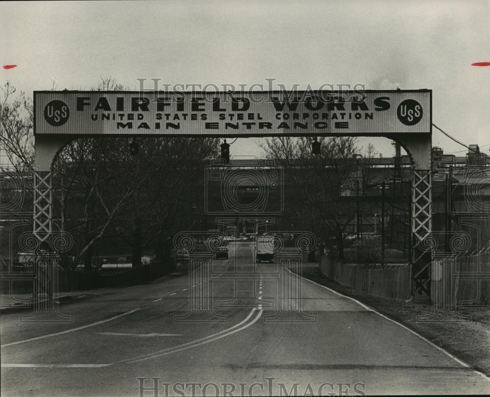 1986 Press Photo Alabama-Entrance to U.S. Steel in Fairfield. - abna10043 - Historic Images