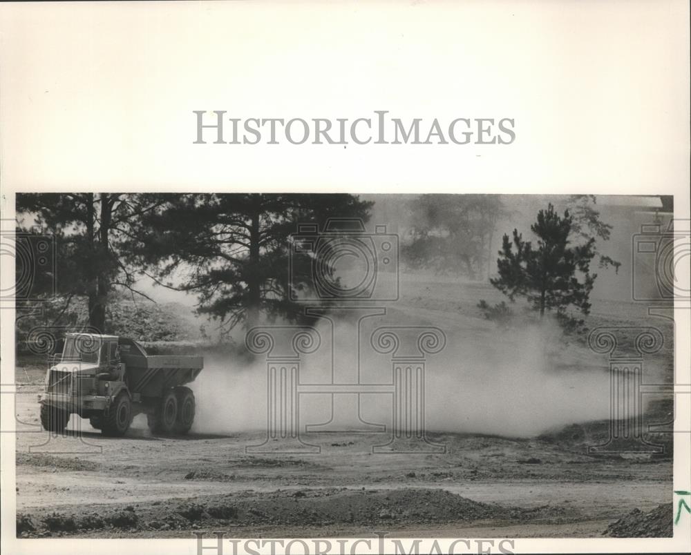 1988 Press Photo Alabama-Bent Brook Golf course construction during the drought. - Historic Images