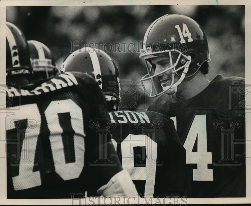 Press Photo Alabama Football Quarterback Gary Hollingsworth Smiling During Game - Historic Images