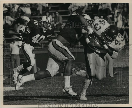 Press Photo Auburn Football's Porter And Johnson After East Carolina's Baker - Historic Images