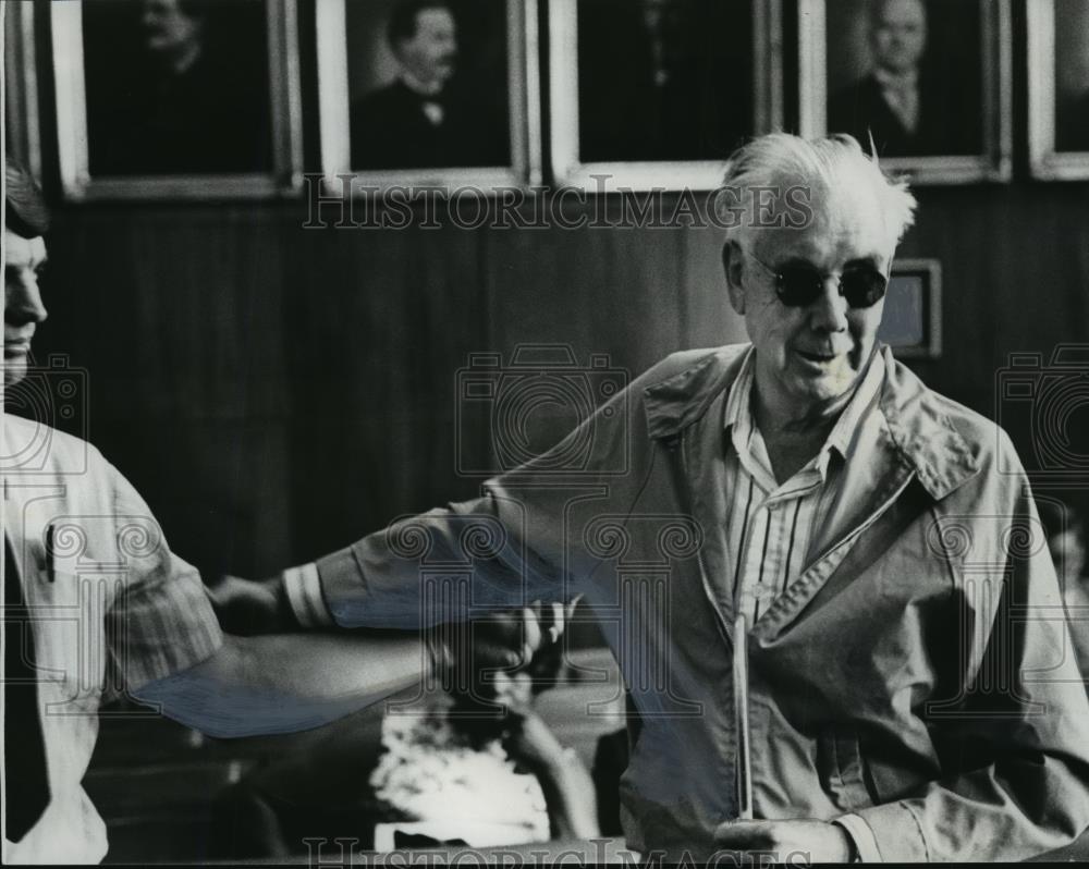 1977 Press Photo Former Boxer James (Bozo) Hambright At Birmingham City Council - Historic Images