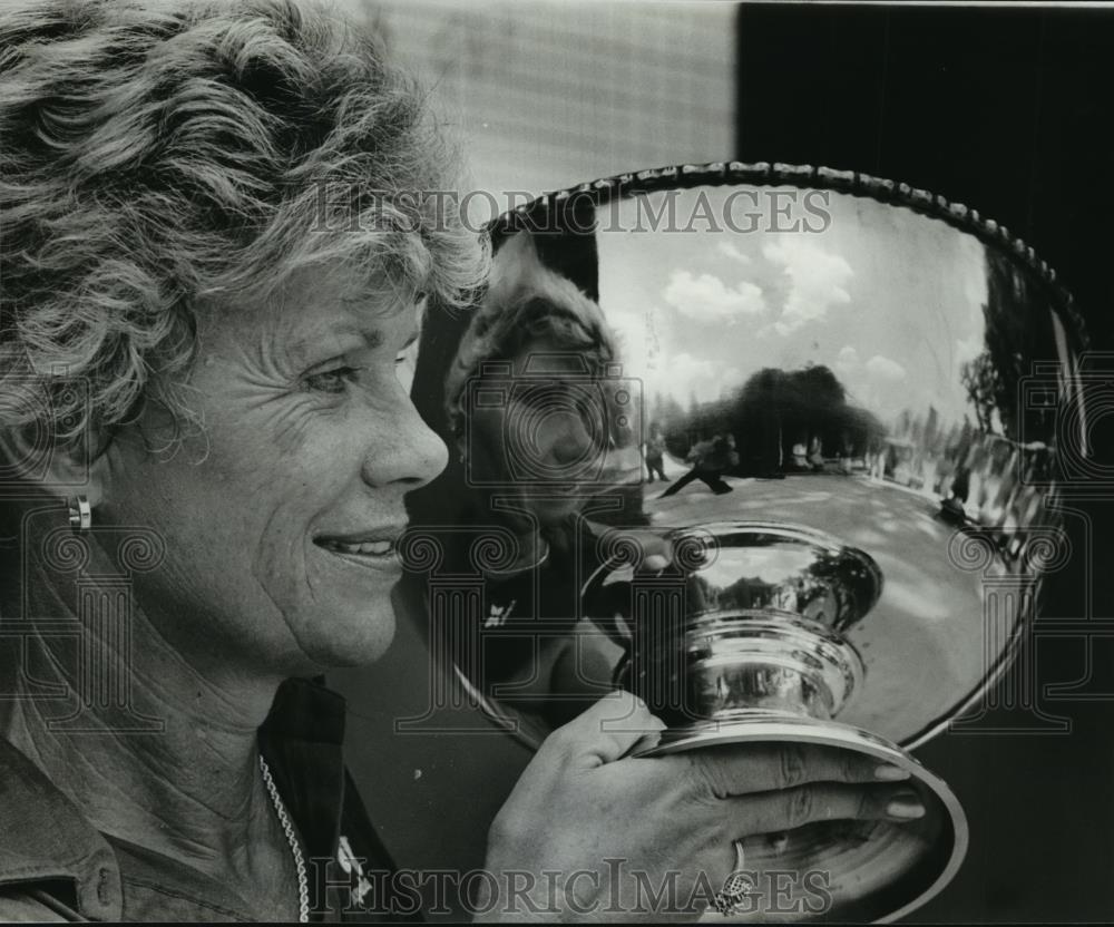 1980 Press Photo Ladies Inverness Invitational Golf Champion Bobbie Hallmark - Historic Images