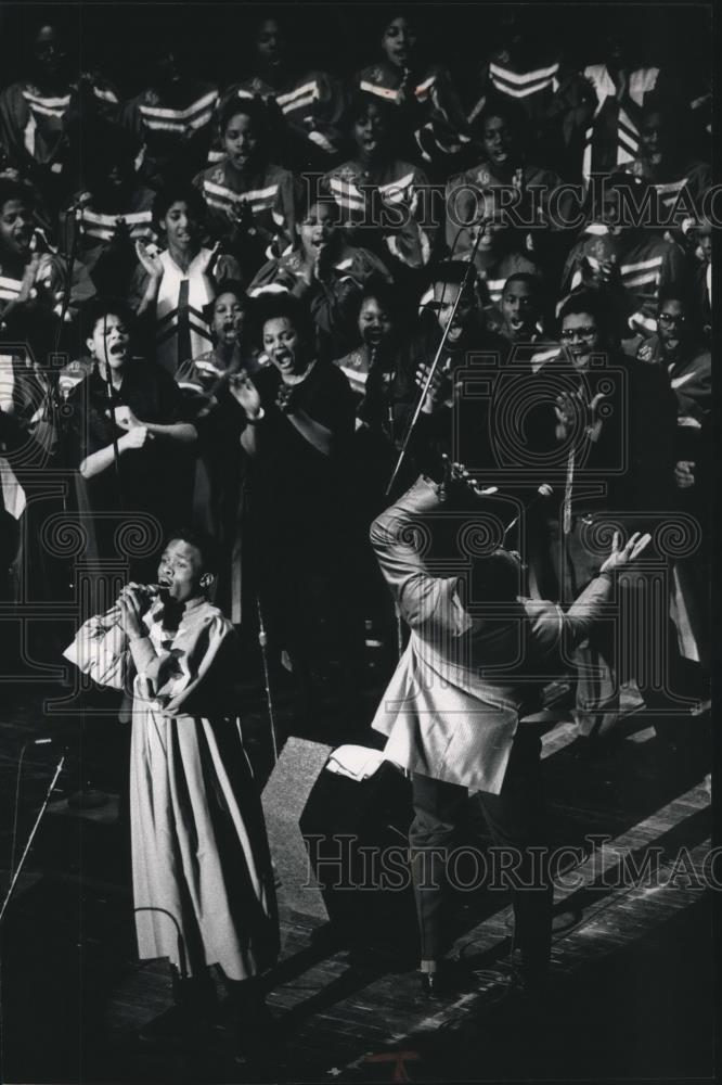 1989 Press Photo Milwaukee&#39;s North Division High School Choir gospel night - Historic Images
