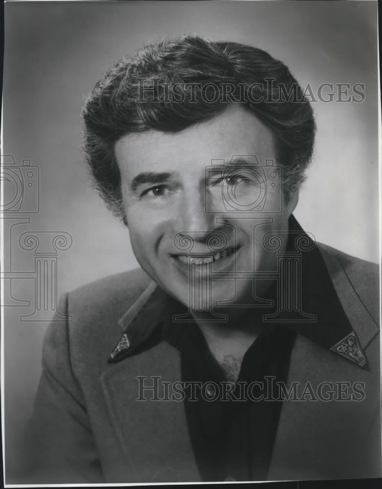 1982 Press Photo Art Roberts, Milwaukee WBCS announcer - mjb61972 - Historic Images