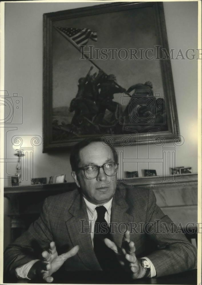 1993 Press Photo Sam Nunn, chairman of the Senate Armed Services Committee - Historic Images