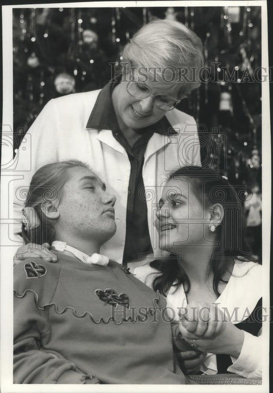 1993 Press Photo Linda Mueller, Nurse at Horizon Home Care & Hospice, Mequon, WI - Historic Images