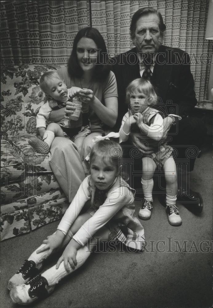 1977 Press Photo Beech-Nut Baby Food, Chairman Frank Nicholas, and family - Historic Images