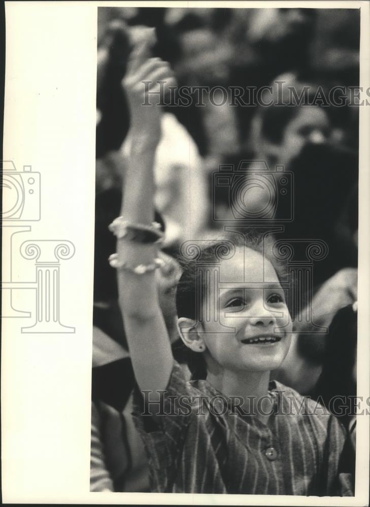 1987 Press Photo Trina Lannigan sang at Intergenerational Fair - mjb70296 - Historic Images