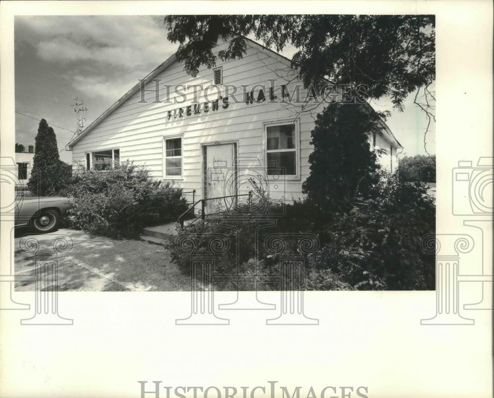 1984 Press Photo Newburg Wisconsin Village Hall - mjb70617 - Historic Images