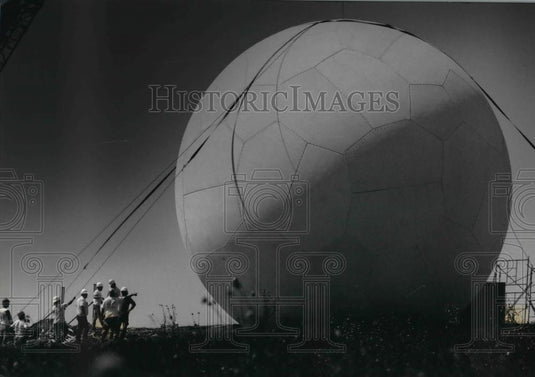 1993 Press Photo Doppler radar unit at the National Weather Service in Sullivan - Historic Images