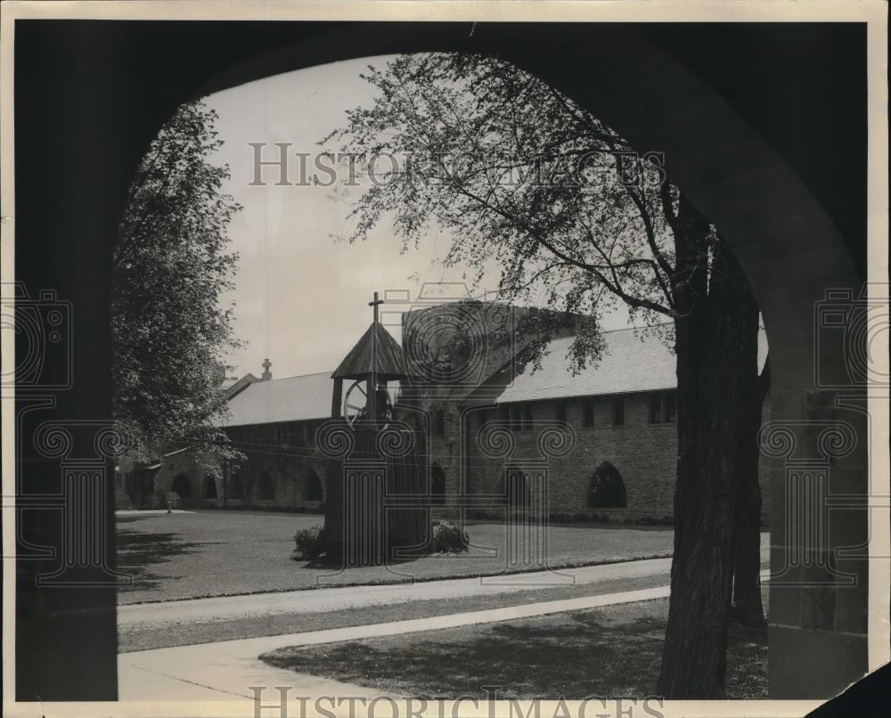 Press Photo &quot;Old Michael&quot;, Sweet toned Bell of Nashotah House - mjb70901 - Historic Images