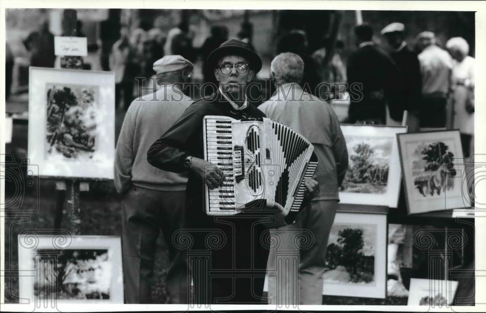 1993 Press Photo William Balcerak at celebration for Nashotah House, Delafield - Historic Images