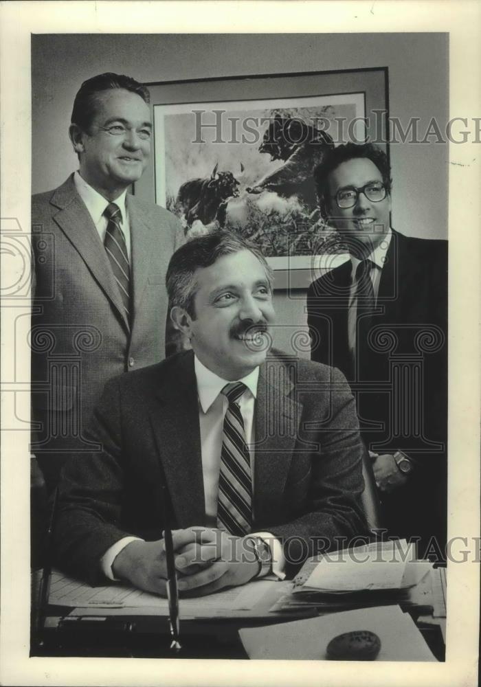 1985 Press Photo James Quartos now works for The Milwaukee Company - mjb71316 - Historic Images