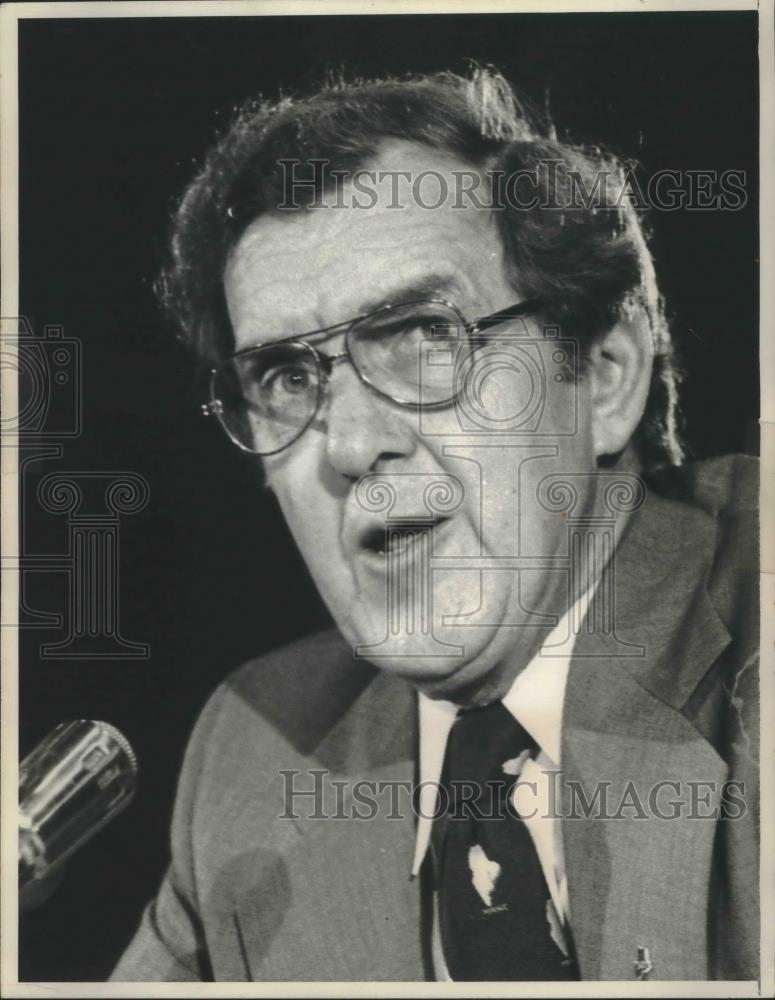 1976 Press Photo Senator Edmund Muskie (D-Maine) in Washington, D.C. - mjb71327 - Historic Images