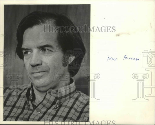 1985 Press Photo Max A. Nickerson, Public Museum Curator, Milwaukee. - Historic Images