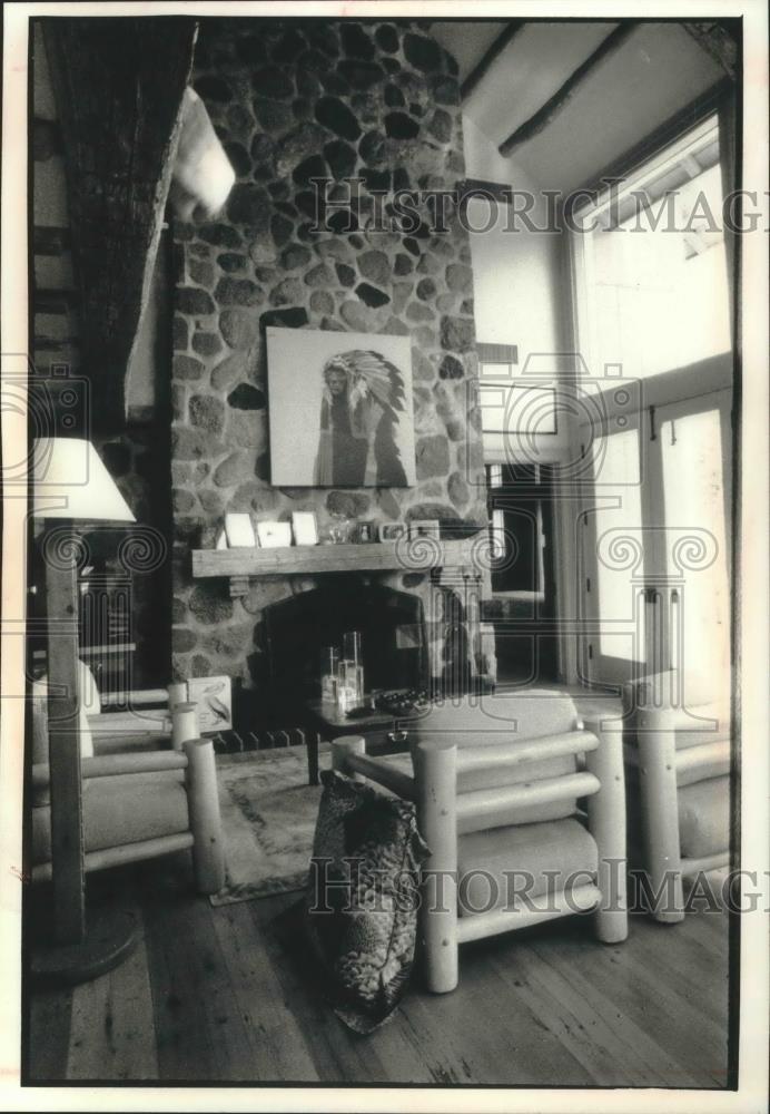 1991 Press Photo Guest house living room of Casey &amp; Tom Hoffmaster, Wisconsin - Historic Images