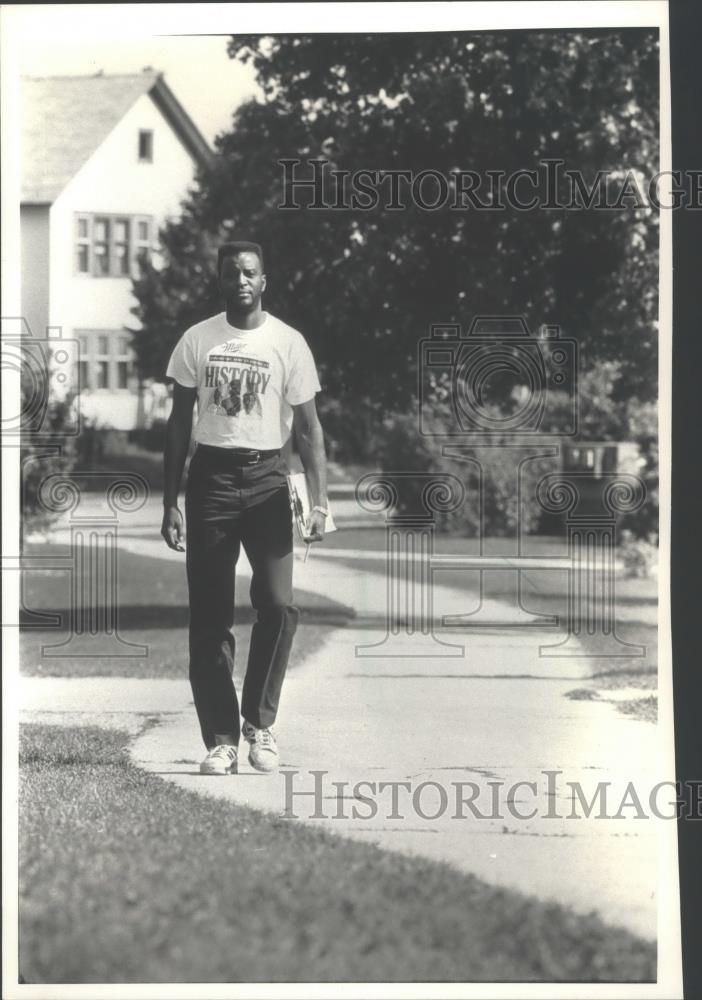 1990 Press Photo Andre Gordon community organizer of Midtown Neighborhood Center - Historic Images