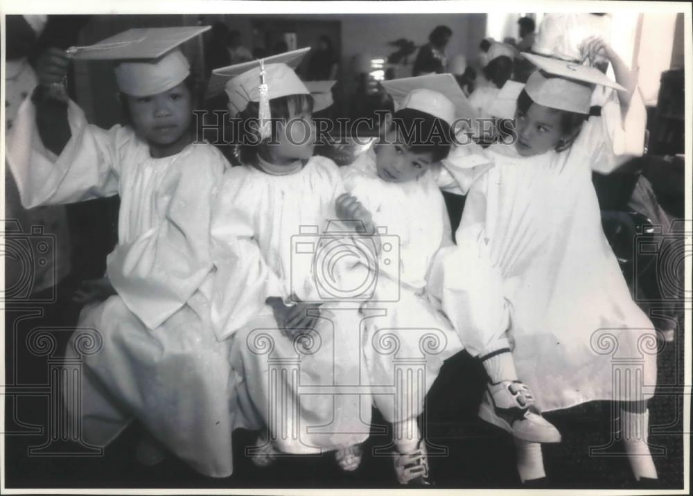 1992 Press Photo Graduates of Foundation Head Start Home Based Program - Historic Images