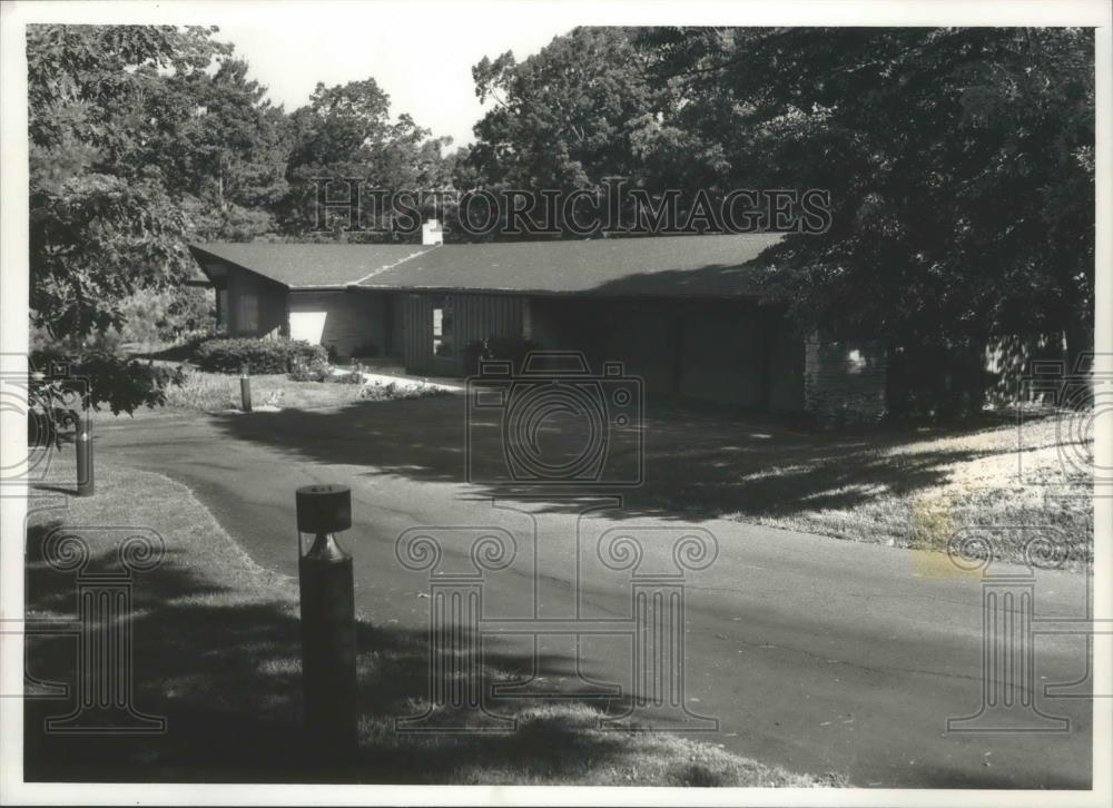 Press Photo Home of David Outcalt, UWGB Chancellor, Green Bay, Wisconsin - Historic Images