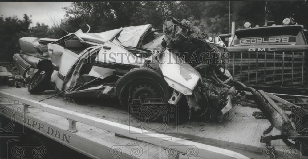 1993 Press Photo Steve Nelsen&#39;s car after being hit by a train, Wisconsin - Historic Images