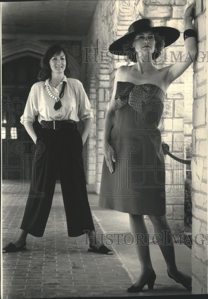 1988 Press Photo Mount Mary College fashion award winner M.J. Carlson & model - Historic Images