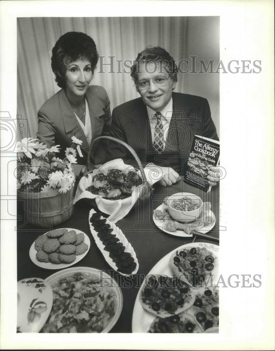 1982 Press Photo Pamela Nonken & Roger Hirsch authors of "The Allergy Cookbook" - Historic Images