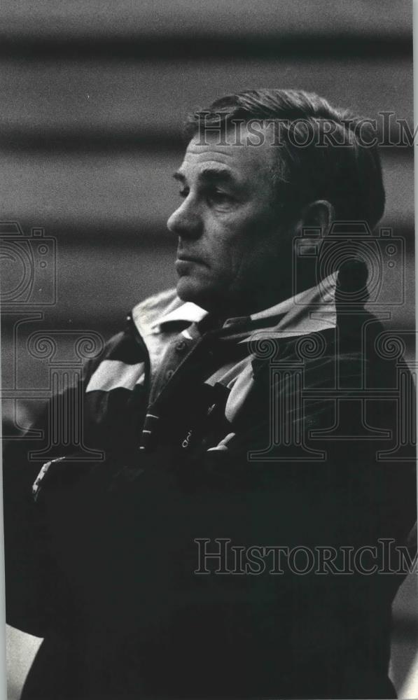 1991 Press Photo Harry Nordentoft is a coach of the combined high school team. - Historic Images