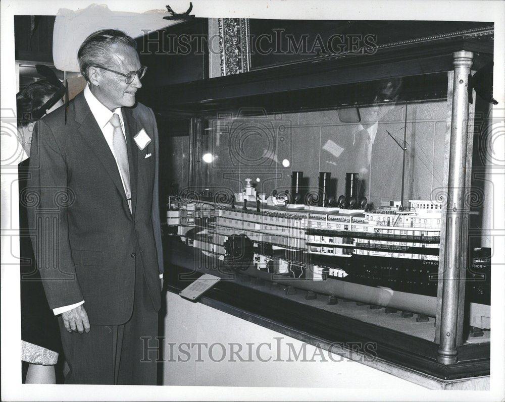 1972 Press Photo Don Lochbiler Detroit Buffalo street - RRV73251 - Historic Images