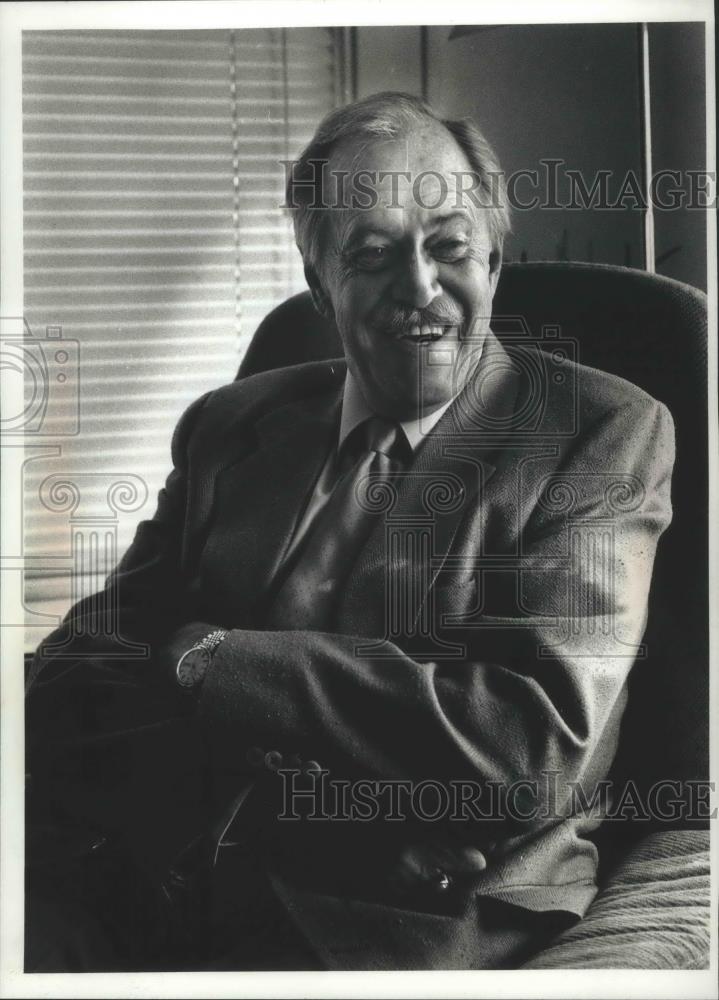 1990 Press Photo B. Leo Hitt honored as Wauwatosa, Wisc. Distinguished Citizen - Historic Images