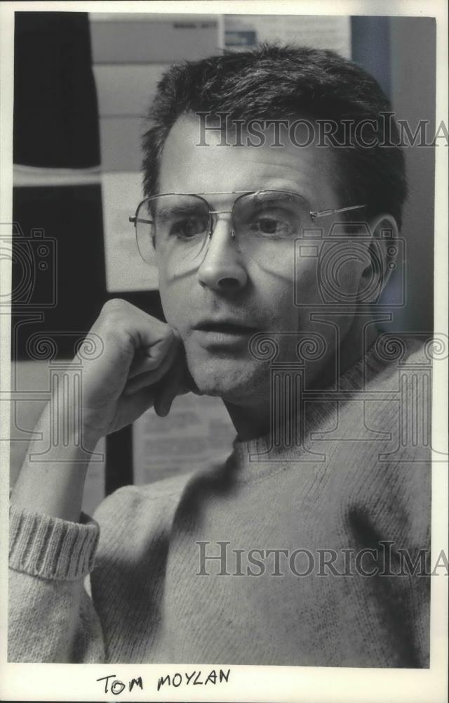 1986 Press Photo Tom Moylan, expert on Ireland and professor at UWW, Wisconsin. - Historic Images