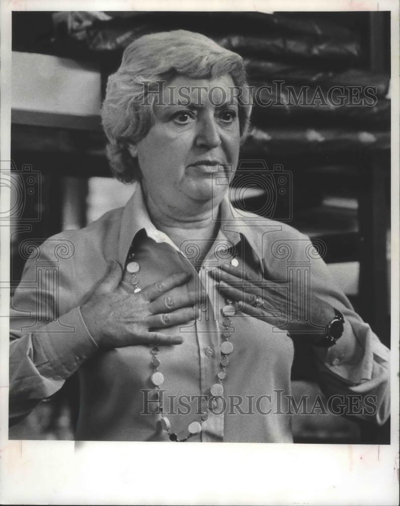 1977 Press Photo Mrs. Ruth Handler, creator of "Nearly Me" women's prosthesis - Historic Images