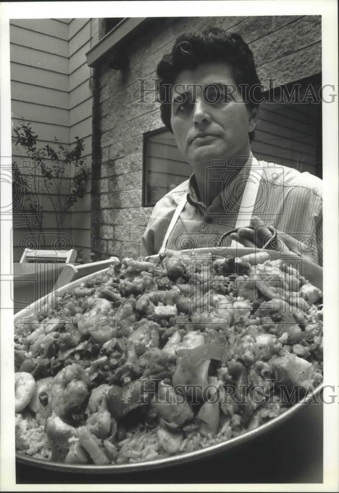 1990 Press Photo Nicholas Curich, of La Pinata restaurant at Fiesta Mexicana, WI - Historic Images