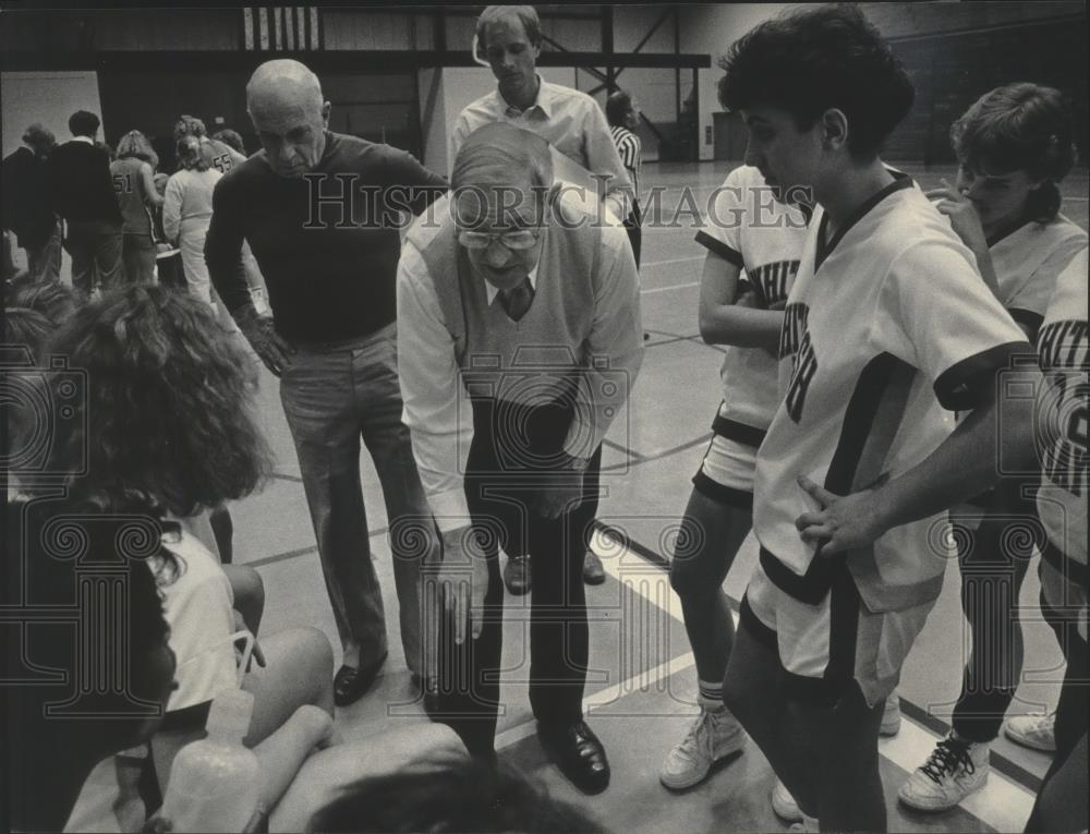 1986 Press Photo Whitefish Bay High School basketball coach, Jack Nagle - Historic Images