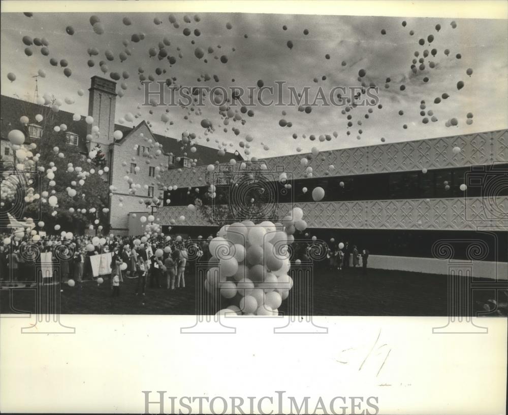 1981 Press Photo Mount Mary College library dedication ceremonies - mjb74366 - Historic Images