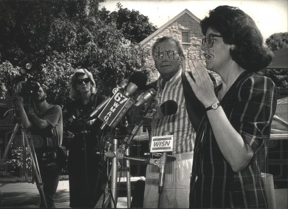 1991 Press Photo Kenneth Murray, lawyer for police, and Laura Eggert - mjb74563 - Historic Images