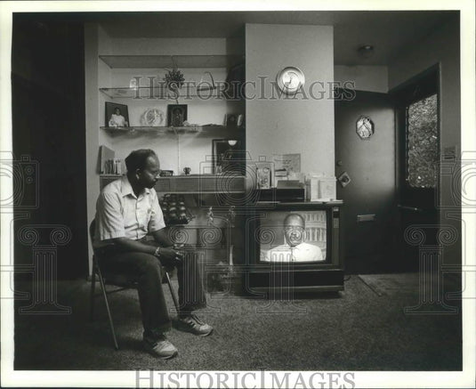 1990 Press Photo Madhavarao Murikipudi hopes to hear his family will be set free - Historic Images