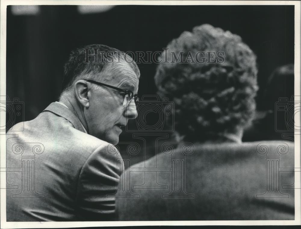 1986 Press Photo Harry G. John, De Rance Foundation civil trial, Milwaukee - Historic Images