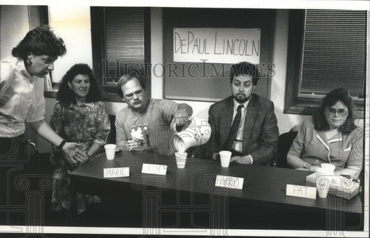 1990 Press Photo Susan Janowski (left) of Mothers Against Drunk Driving & others - Historic Images