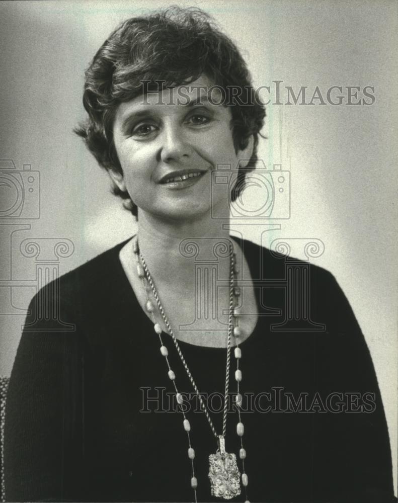 1983 Press Photo Columnist Marguerite Kelly - mjb75551 - Historic Images